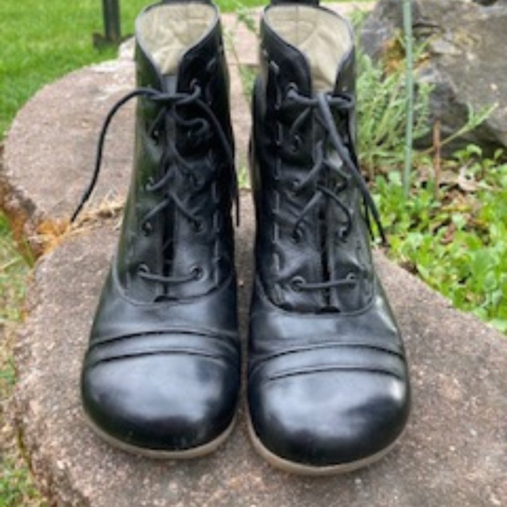 JOHN FLUEVOG Operetta Bartoli Black Boots 8.5